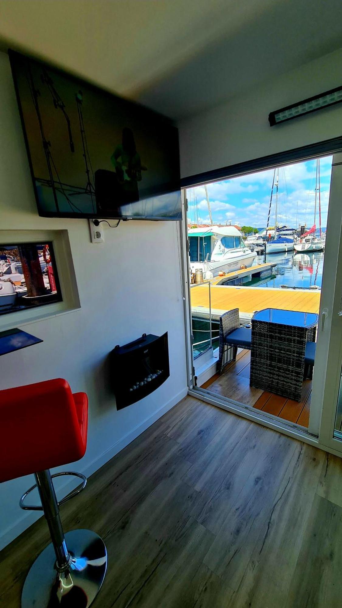 Barco-Apartamento En El Nautico De Vigo Zewnętrze zdjęcie